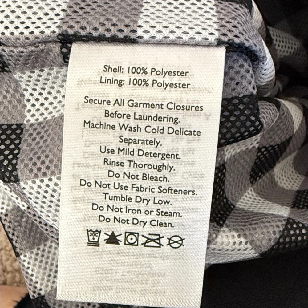 Eddie Bauer + The Great Checkered Packable Jacket - Picture 6 of 6